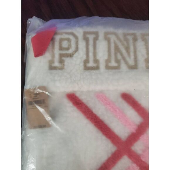 NWT LIMITED EDITION VICTORIA SECRET STOCKING - Picture 4 of 4